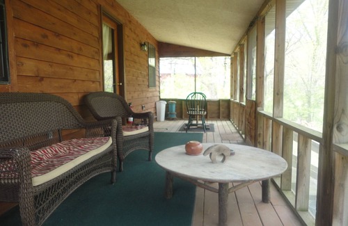 Montier Cabin | Beautiful, secluded cabin in the hills of the Ozarks.