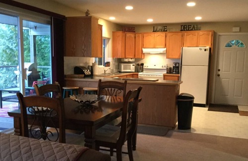 Eagle Bay Condo | Beautiful Semi-Waterfront Property on Shuswap Lake