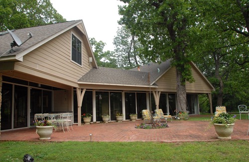 Grove House | Beautiful Setting! Private, Rambling House on Wooded Acreage - Available Sept 1