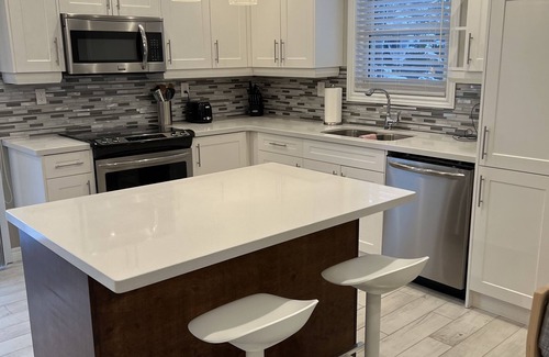 Turkey Point Cottage | Beautiful Shores of Lake Erie. 2 minutes to the beach.