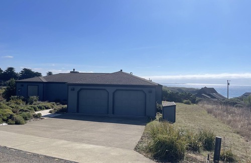 Manchester House | Beautiful single story home with lighthouse and panoramic ocean views.
