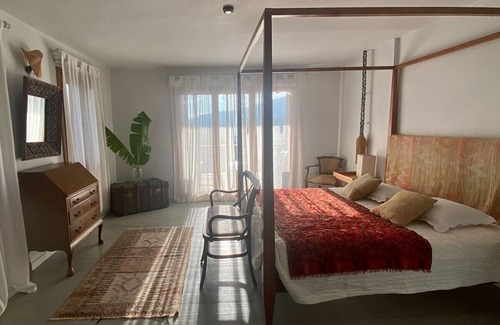 Gundogan Villa | Beautiful six bedroom villa with private pool and only 5min walk to the beach.
