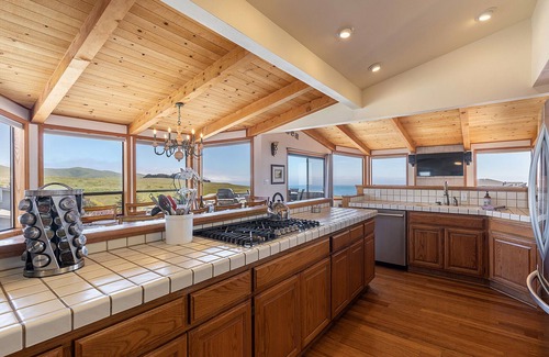 Bodega Bay House | Beautiful South Harbor Home with Great Ocean Views Point View House