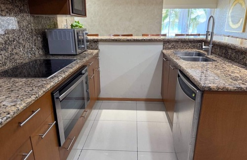 Quintas del Mar Apartment | Beautiful space by the beach and pool By Gps