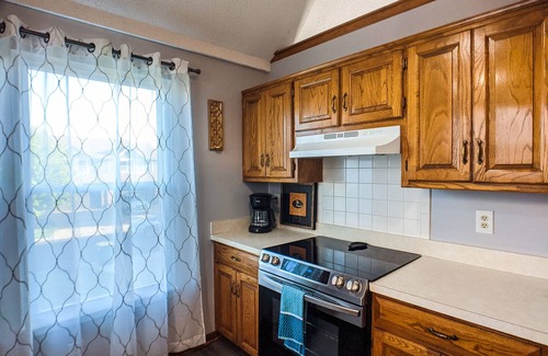 Overland Park House | Beautiful | spacious | clean house for families #2
