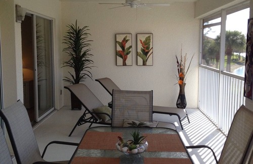 Naples Condo | Beautiful, spacious and bright condo, volcano view
