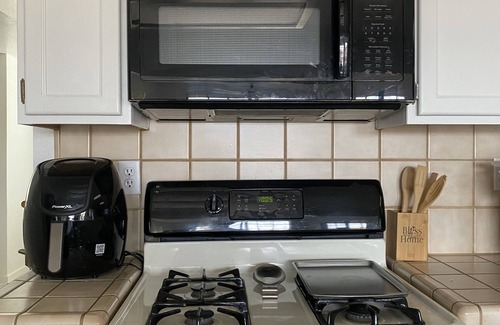 Hesperia House | Beautiful, spacious, and cozy 3bed -2bath home in the serene high desert.