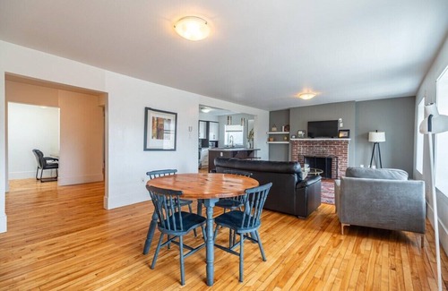 Bedford Apartment | Beautiful & Spacious Apt, AC