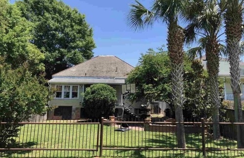 Natchez House | Beautiful, spacious center of Natchez - your home away from home