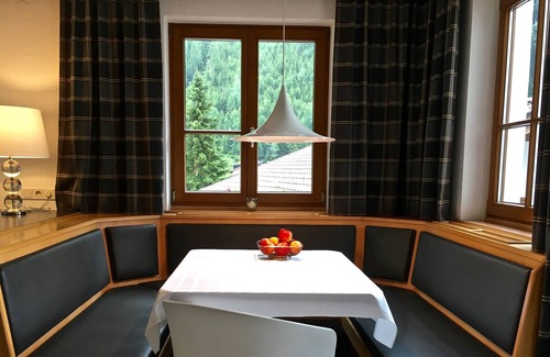 Feichten Ski Chalet | Beautiful, spacious house in the idyllic Kaunertal with fireplace / garage / WiFi - wif