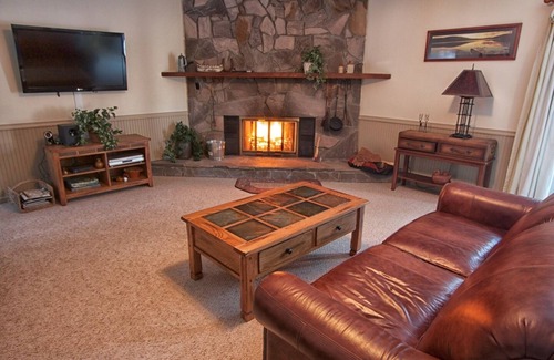 Confluence House | Beautiful, spacious home on Yough River and bike trail with hot tub