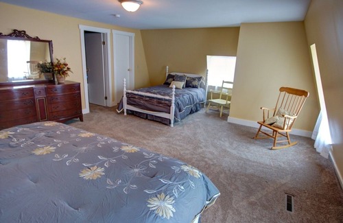Confluence House | Beautiful, spacious home on Yough River and bike trail with hot tub