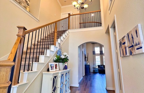 Sugar Land House | Beautiful Spacious Modern Home in Sugar Land