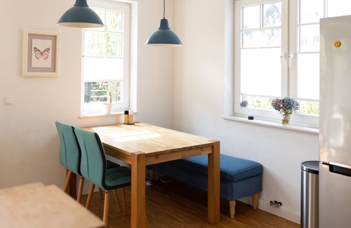 Haarenesch Apartment | Beautiful, spacious, sunny apartment Oldenburg city center with own parking space