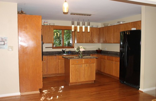 High Point House | Beautiful, Spacious 5 Bedrm Home!