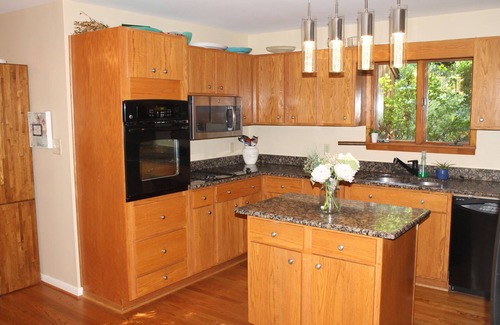 High Point House | Beautiful, Spacious 5 Bedrm Home!