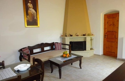 Kastamonitsa House | Beautiful Stone Mansion