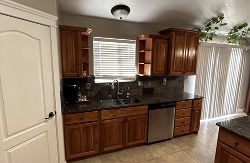 Elko County House | Beautiful stick built home. 5 mins to Elko.