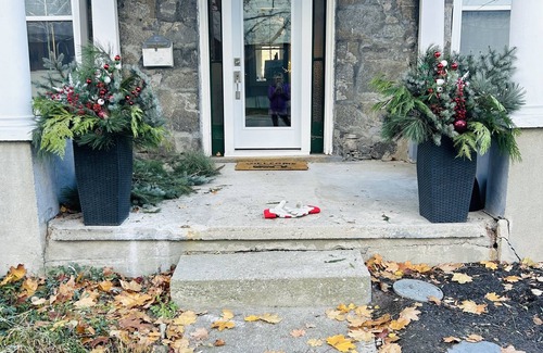 Cambridge House | Beautiful Stone home. 2min-Theatre, Tapestry Hall and Gaslight District Events.