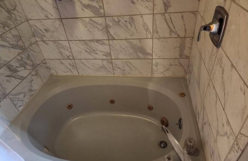 Manorville Apartment | Beautiful Studio Apartment Sleeps 2
