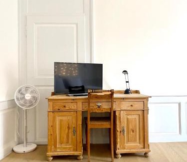Thun Apartment | Beautiful studio in a villa from 18th century