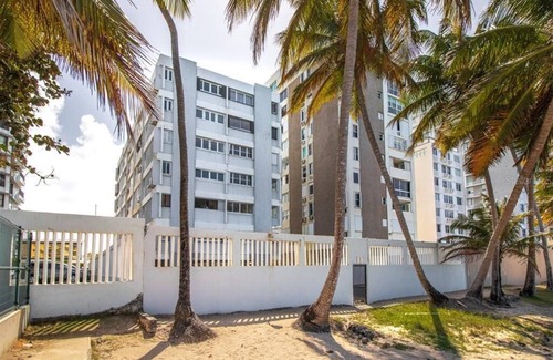San Juan Apartment | Beautiful Studio in The Heart of Isla Verde