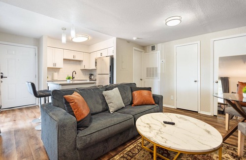 University Hills and Windsor Park Apartment | Beautiful Studio in University Hills 7838