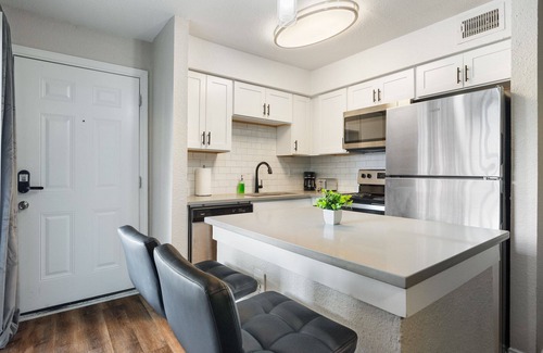 University Hills and Windsor Park Apartment | Beautiful Studio in University Hills 7838