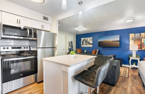 University Hills and Windsor Park Apartment | Beautiful Studio in University Hills 7838