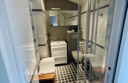 Charonne Apartment | Beautiful Studio of 18 m² at the center of Paris Place de la Nation and the Bois de Vincennes
