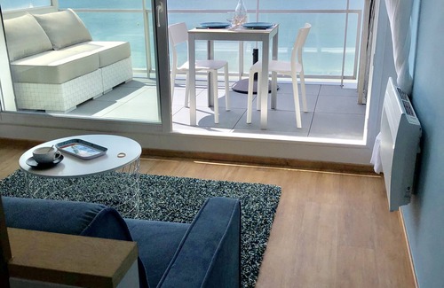 Benodet Apartment | Beautiful studio spectacular view of the beach