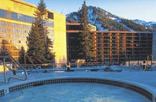 Salt Lake Mountain Resorts Apartment | Beautiful studio unit at resort, sleeps 4