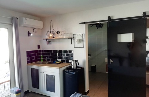 Bubali Apartment | Beautiful studio with pool, very close to Eagle Beach