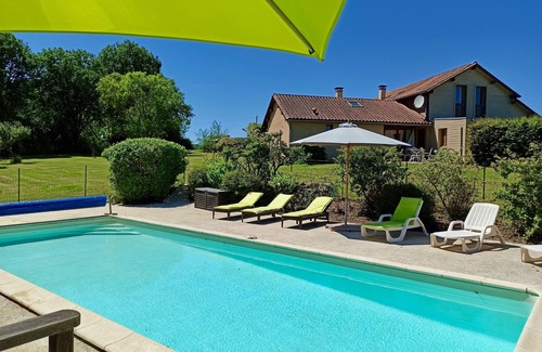 Plazac Apartment | Beautiful Studio with all comforts. Heart of the Périgord Noir.