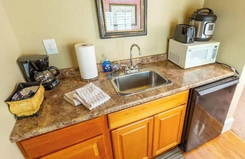Glendale Apartment | Beautiful Suite 1/1 Historical Glendale. Wi-Fi