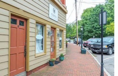 Glendale Apartment | Beautiful Suite 1/1 Historical Glendale. Wi-Fi