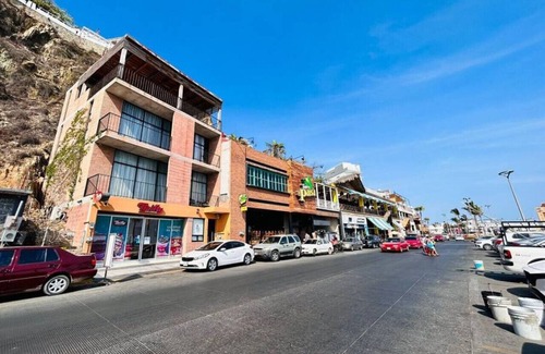 Balcones de Loma Linda Apartment | Beautiful Suite on Malecón with ocean views!