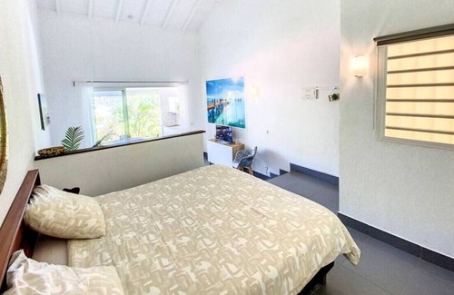 Cul de Sac Condo | Beautiful suite S11, pool, 5' from the sea, next to paradise Pinel Island