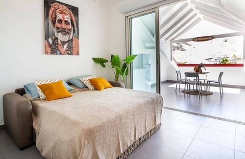 Cul de Sac Apartment | Beautiful suite S2, pool, sea view, Pinel Island