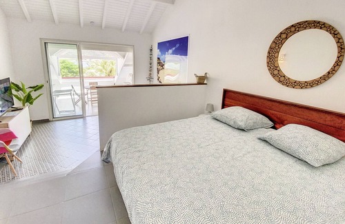 Cul de Sac Apartment | Beautiful suite S3, pool, sea view, Pinel Island