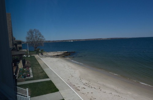 New London House | Beautiful Summer House On Long Island Sound