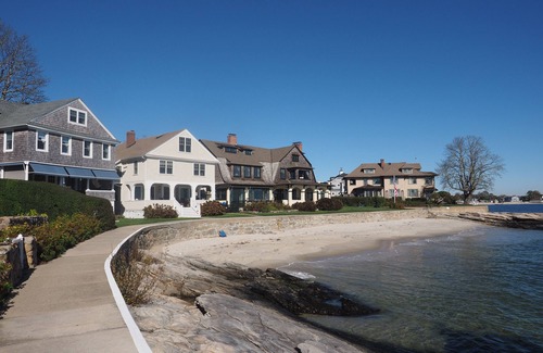 New London House | Beautiful Summer House On Long Island Sound