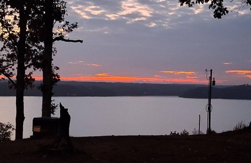 Waverly House | Beautiful sunsets overlooking Kentucky lake!