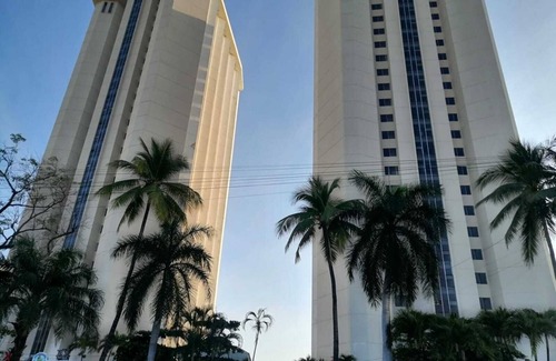 Club Deportivo Apartment | Beautiful Twin Towers Suite