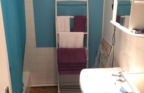 Rochefort Apartment | Beautiful T2 Renovated, fully equipped and well located, bright and quiet