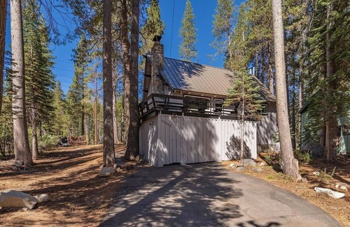 Pla-Vada Woodlands Cabin | Beautiful Tahoe Cabin: Lakes, Rivers & Trails
