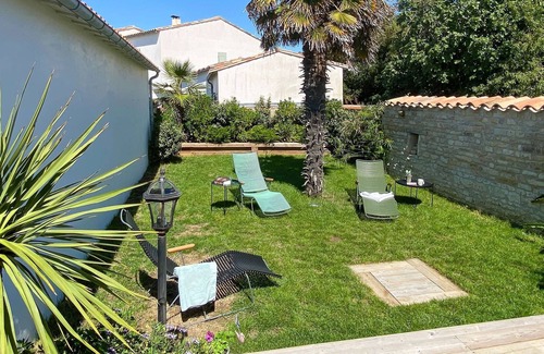 Loix House | Beautiful, tastefully decorated house in the heart of Loix