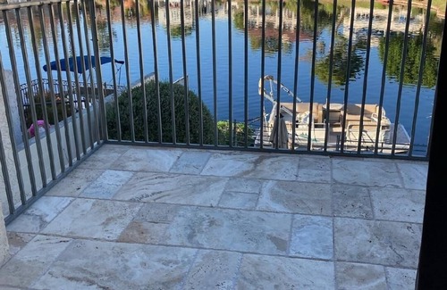 The Lakes Villa | Beautiful Tempe Waterfront Villa With Many Extras
