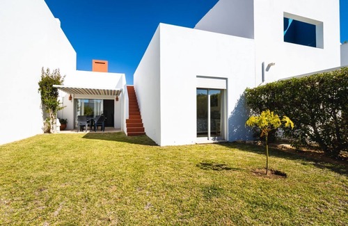Alporchinhos House | Beautiful terraced house " Casa Branca " with pool and sea view