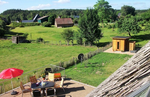 Kogel House | Beautiful thatched cottage amidst the nature park "Lauenburg Lakes"